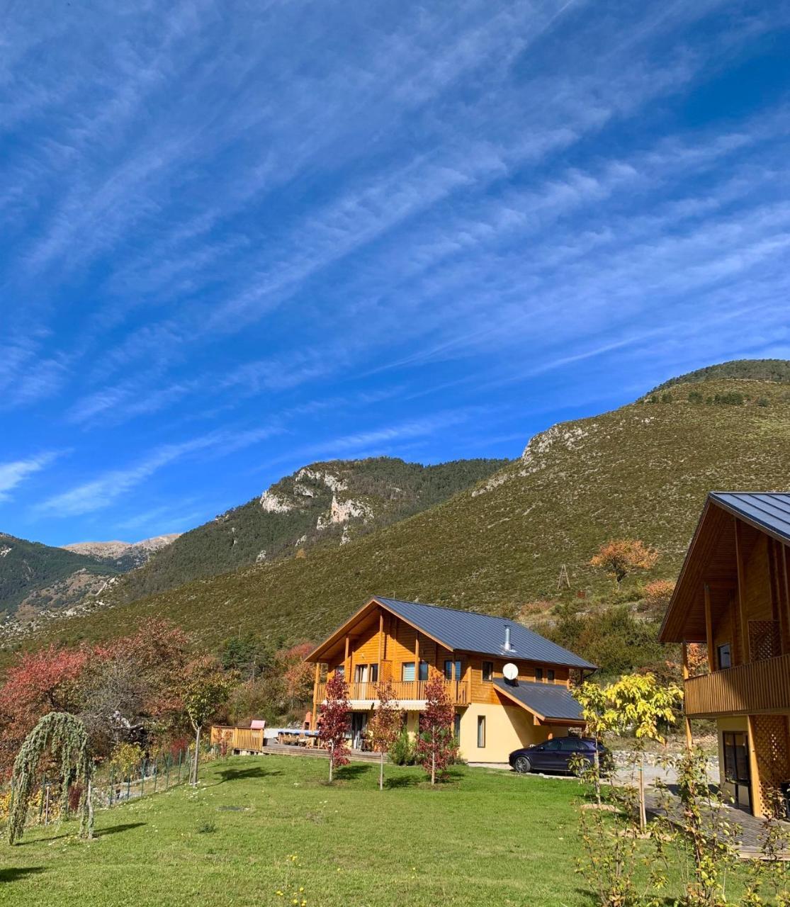 Les Chalets Fleurs De France - Kota Saint-Dalmas Exteriör bild